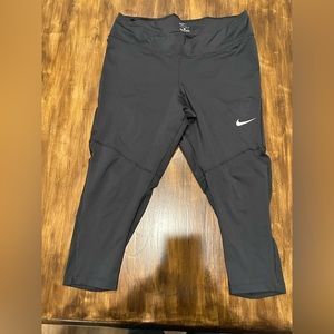 Nike 1X Black Crop Leggings